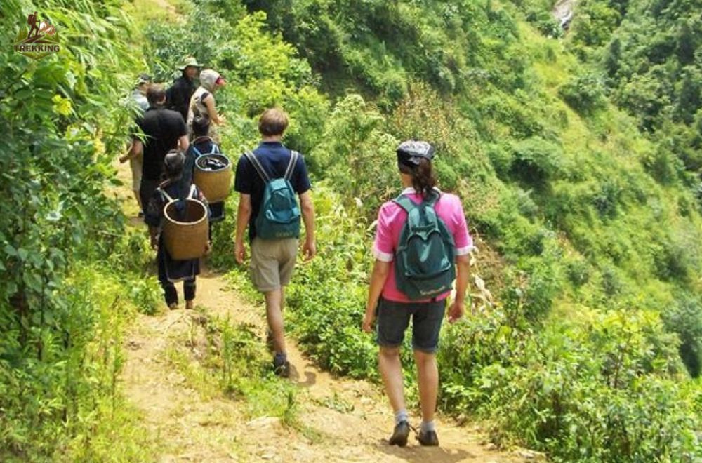 tour trekking giá rẻ 1